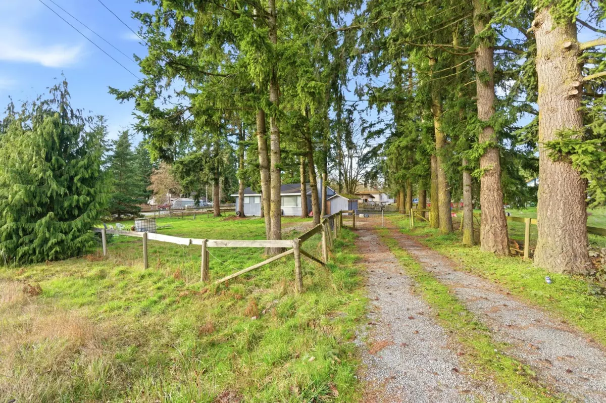 Staircase Photo of 19751 16 Avenue, Langley, BC