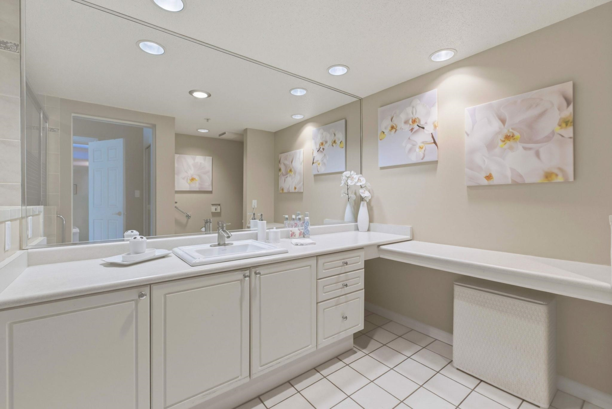 Office / Den Photo of 312 3680 Banff Court, North Vancouver, BC