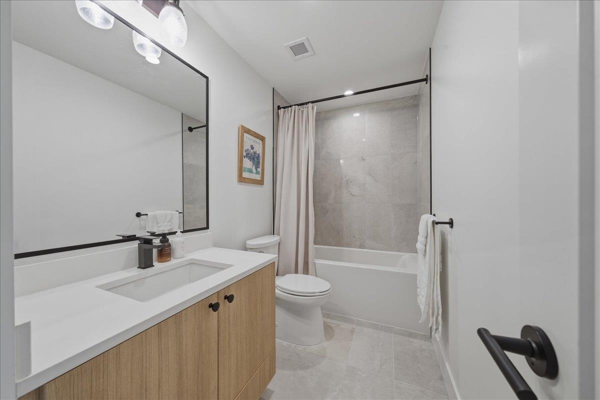 Basement Recreation Room Photo of 123 12040 Plaza Street, Maple Ridge, BC