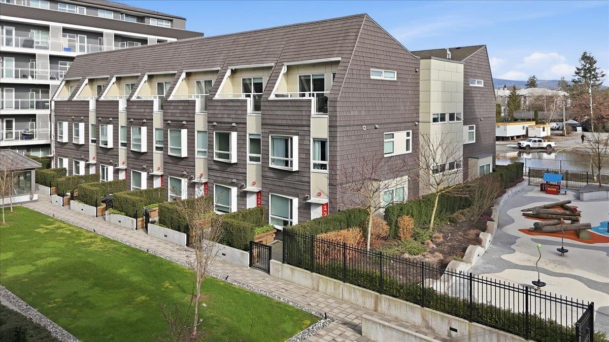 Outdoor Kitchen Photo of 123 12040 Plaza Street, Maple Ridge, BC