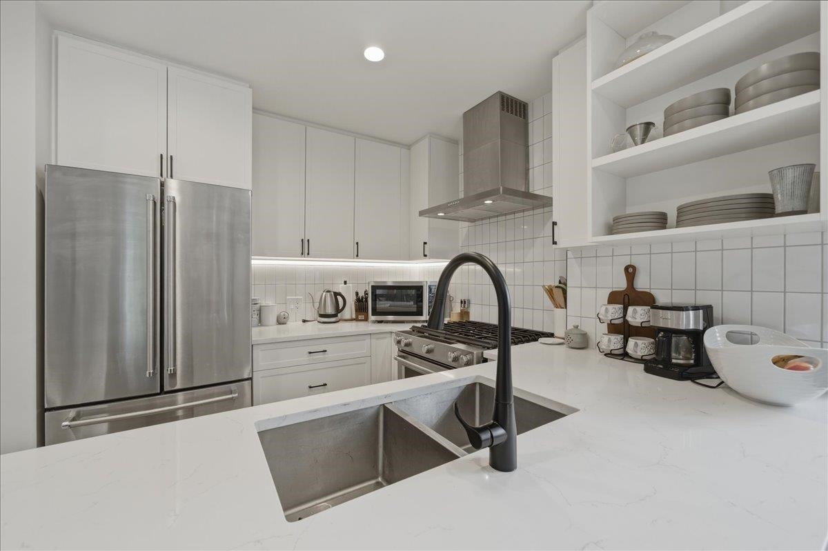 Primary Bathroom Photo of 123 12040 Plaza Street, Maple Ridge, BC