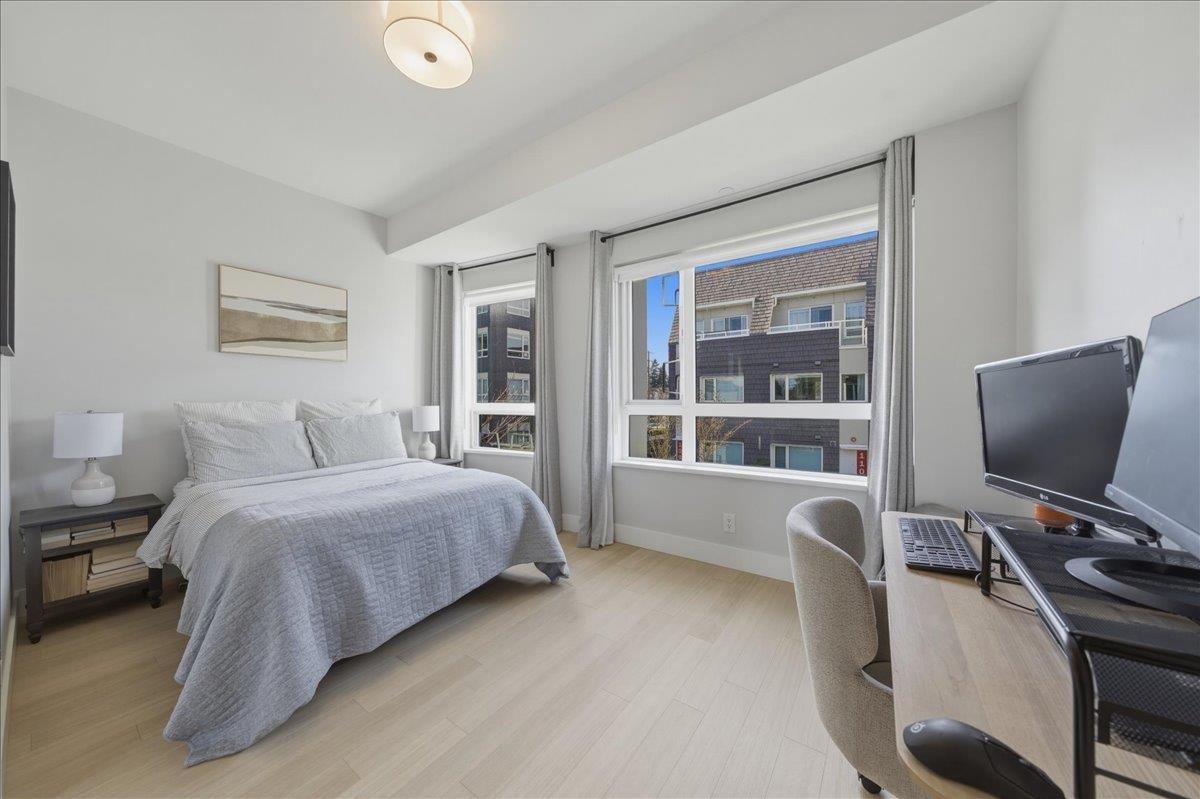 Swimming Pool Photo of 123 12040 Plaza Street, Maple Ridge, BC