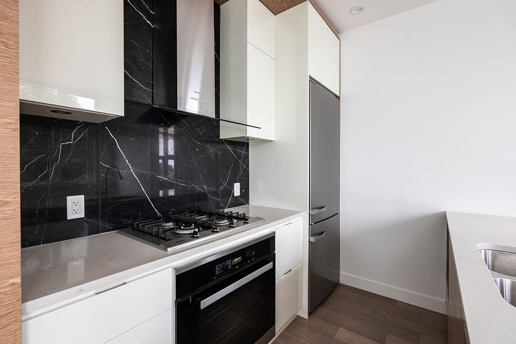 Walk-In Closet Photo of 401 6733 Cambie Street, Vancouver, BC