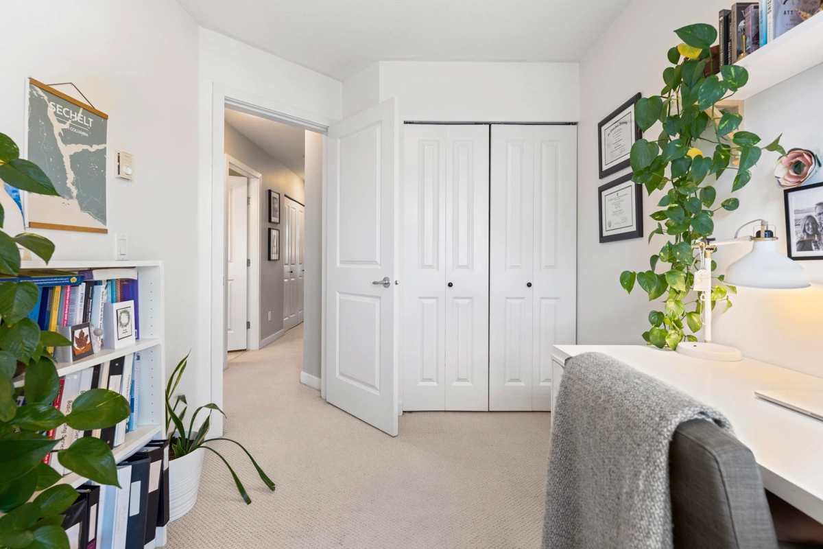Entry Foyer Photo of 70 15168 36 Street, Surrey, BC