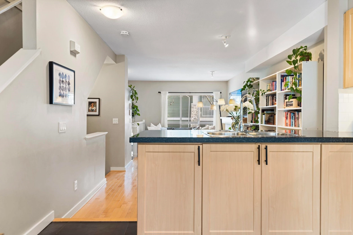 Kitchen Island Photo of 70 15168 36 Street, Surrey, BC