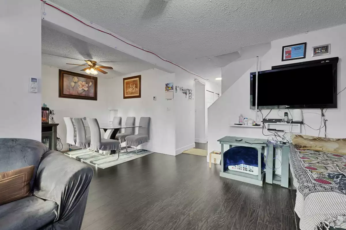 Breakfast Nook Photo of 22 3075 Trethewey Street, Abbotsford, BC