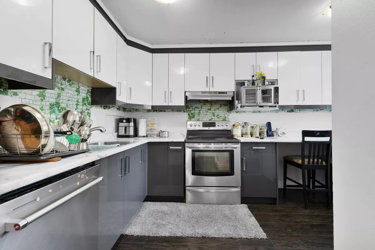 Kitchen Photo of 22 3075 Trethewey Street, Abbotsford, BC