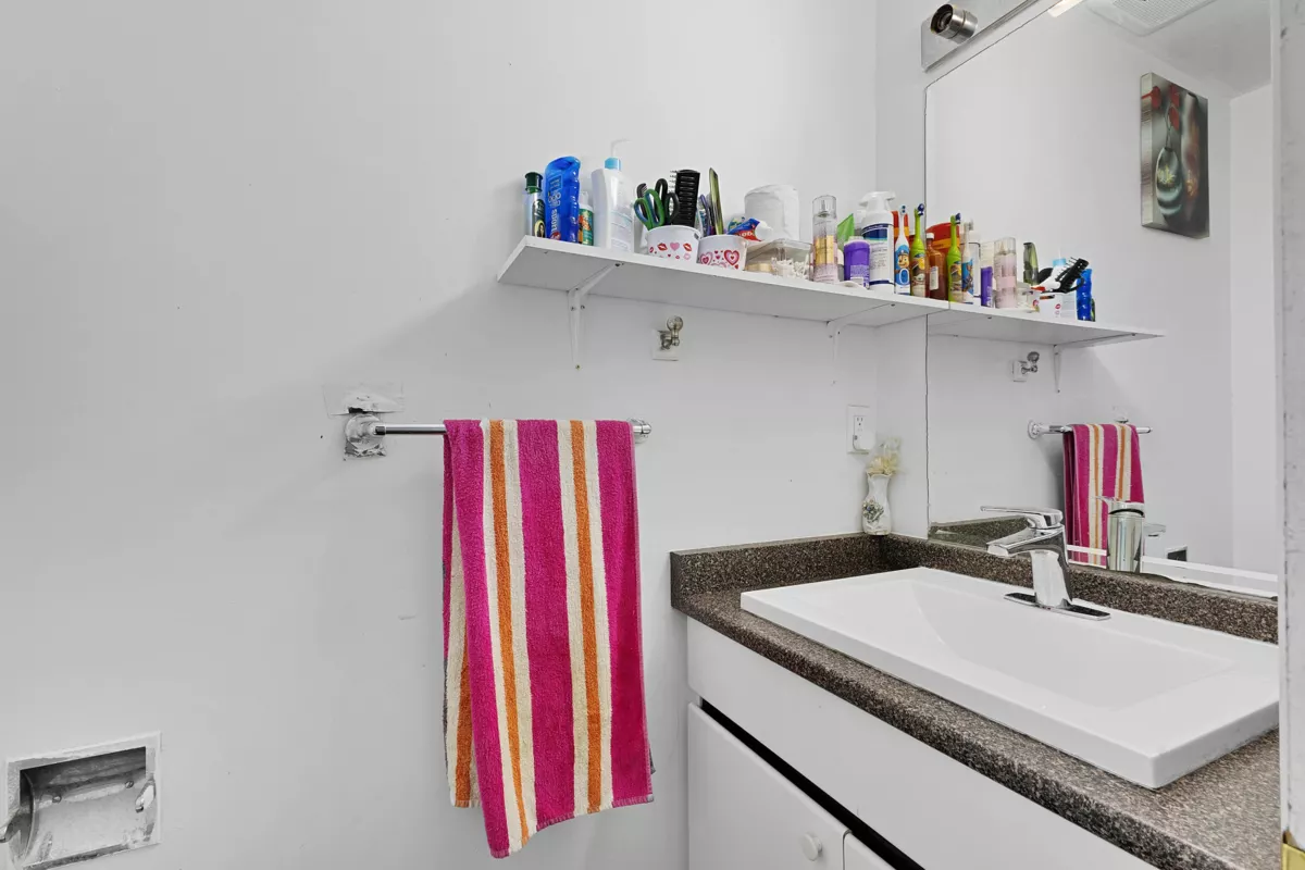 Primary Bathroom Photo of 22 3075 Trethewey Street, Abbotsford, BC