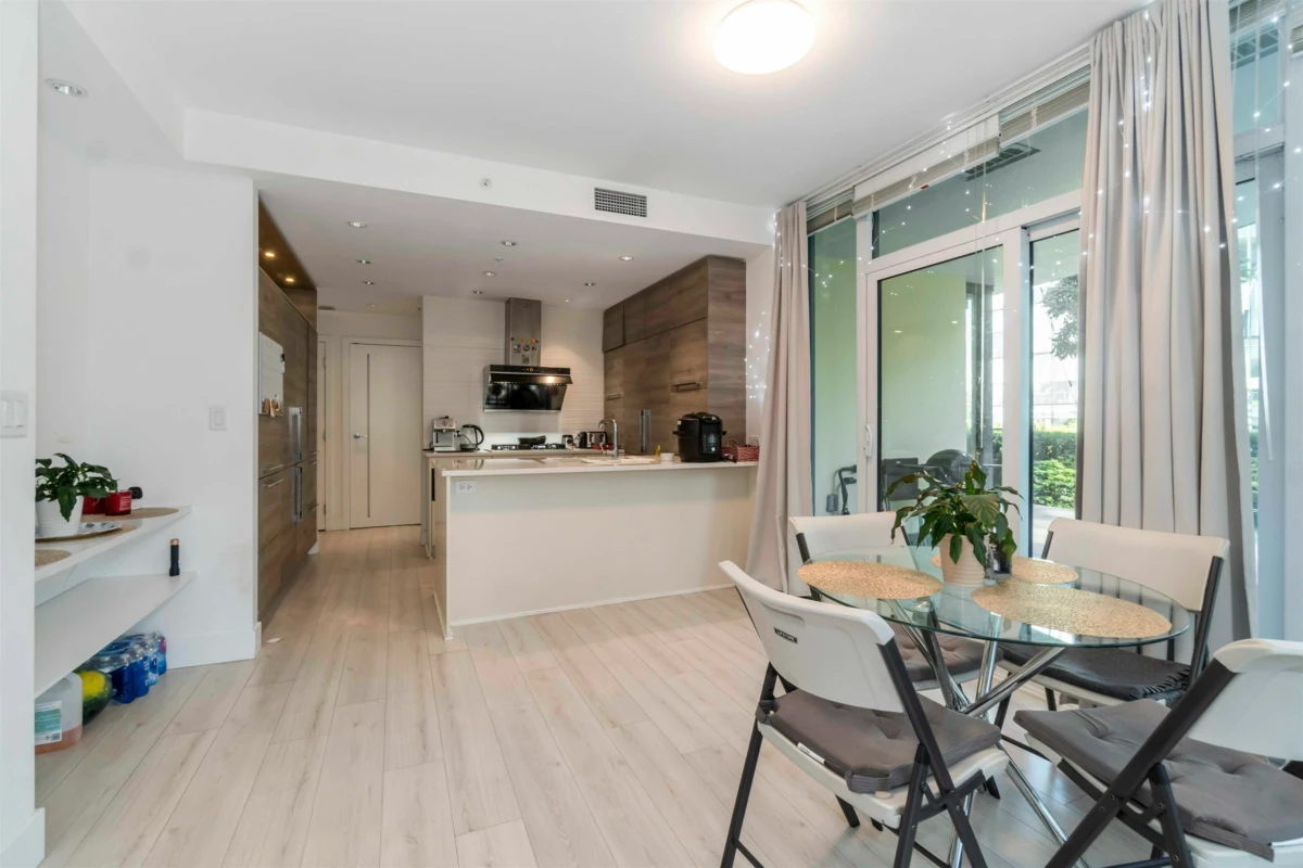 Loft / Bonus Room Photo of 402 7388 Kingsway, Burnaby, BC