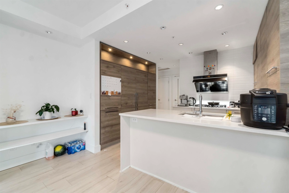 Mudroom Photo of 402 7388 Kingsway, Burnaby, BC