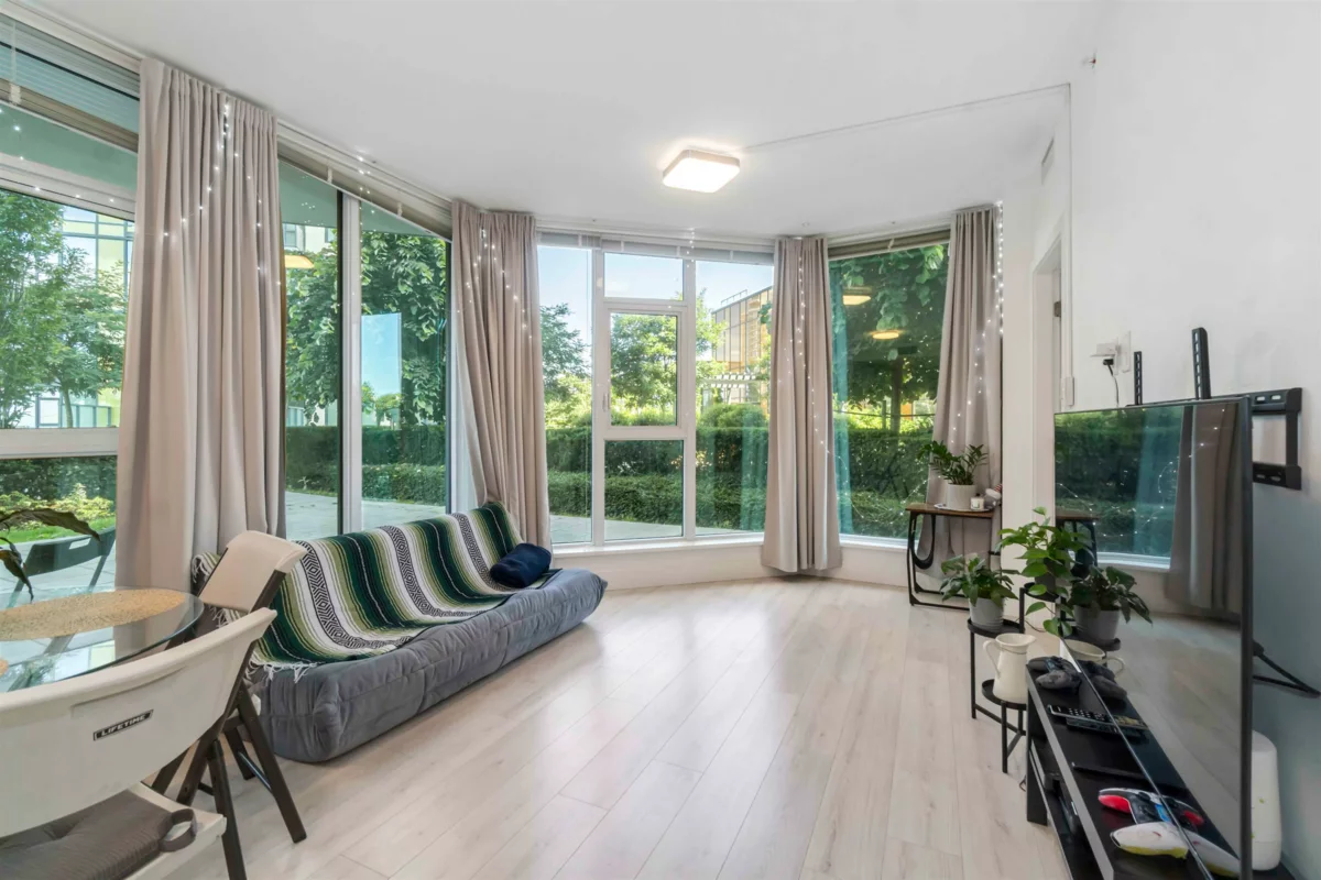 Swimming Pool Photo of 402 7388 Kingsway, Burnaby, BC