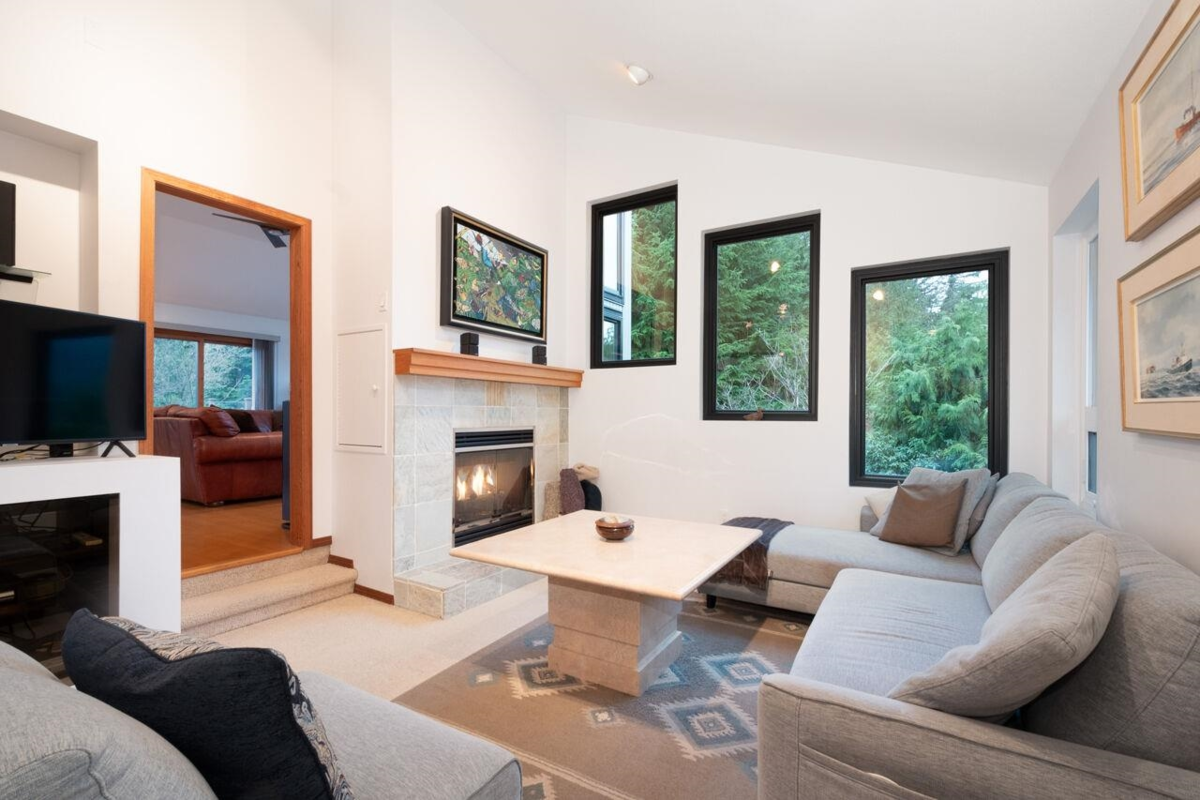 Bedroom 2 Photo of 1605 Lockehaven Road, North Vancouver, BC