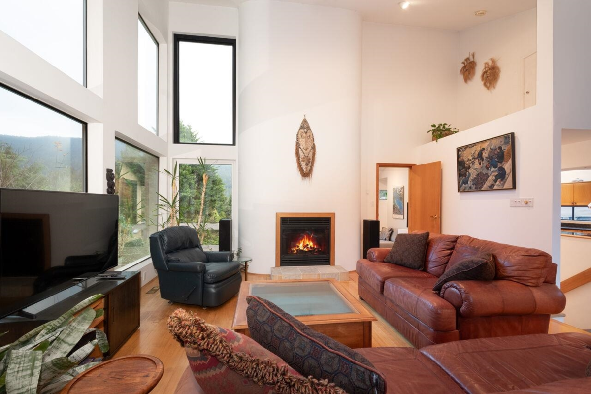 Primary Bathroom Photo of 1605 Lockehaven Road, North Vancouver, BC