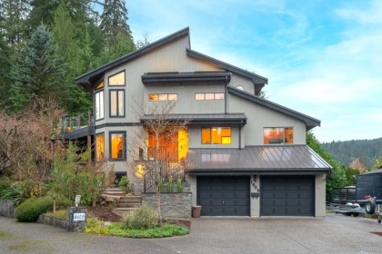 1605 Lockehaven Road, North Vancouver, BC