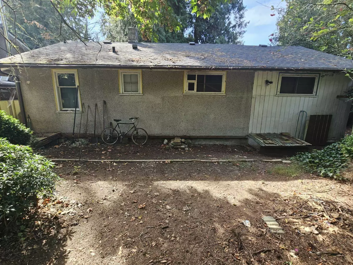 Dining Area Photo of 4505 Marine Drive, Burnaby, BC