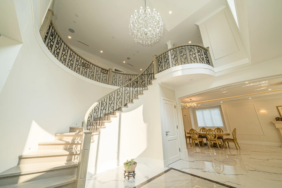 Kitchen Island Photo of 1048 Handsworth Road, North Vancouver, BC