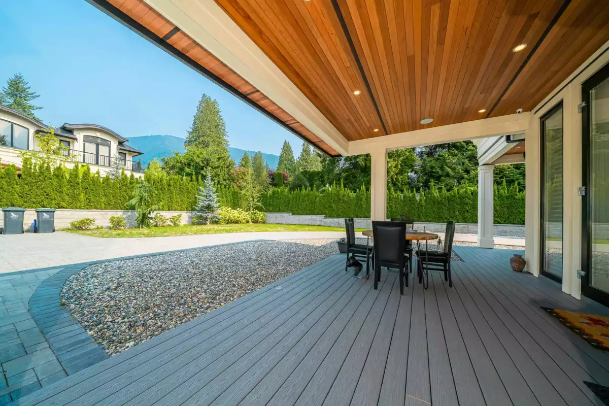 Kitchen Photo of 1048 Handsworth Road, North Vancouver, BC