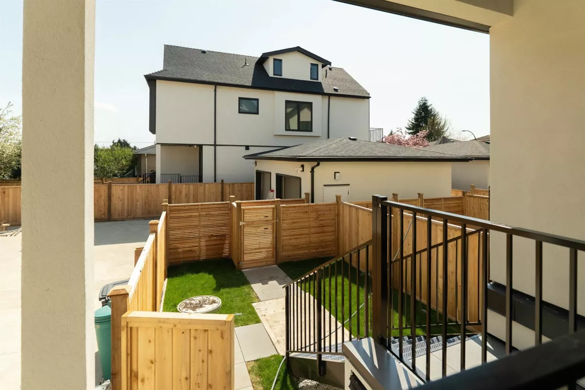 Hot Tub / Spa Photo of 836 W 64th Avenue, Vancouver, BC