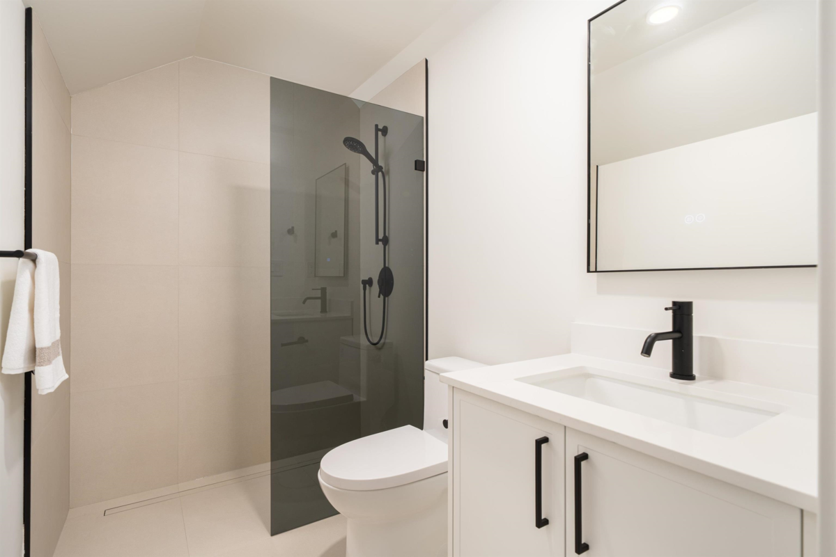 Walk-In Closet Photo of 836 W 64th Avenue, Vancouver, BC