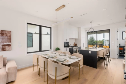 Kitchen Island Photo of 836 W 64th Avenue, Vancouver, BC