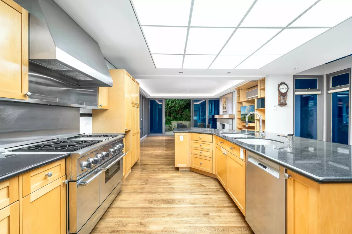 Bedroom 4 Photo of 687 Beachview Drive, North Vancouver, BC