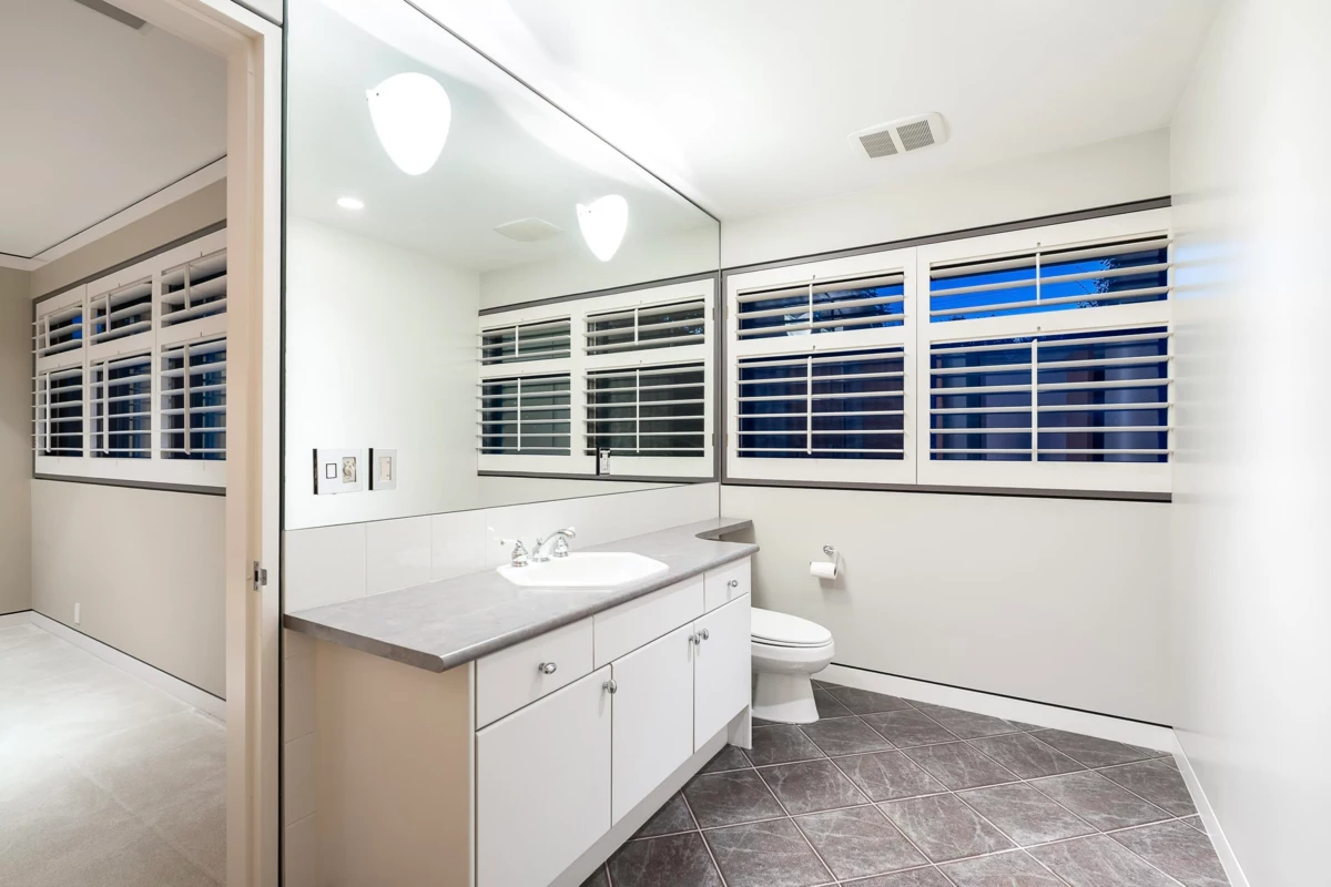 Garage Interior Photo of 687 Beachview Drive, North Vancouver, BC