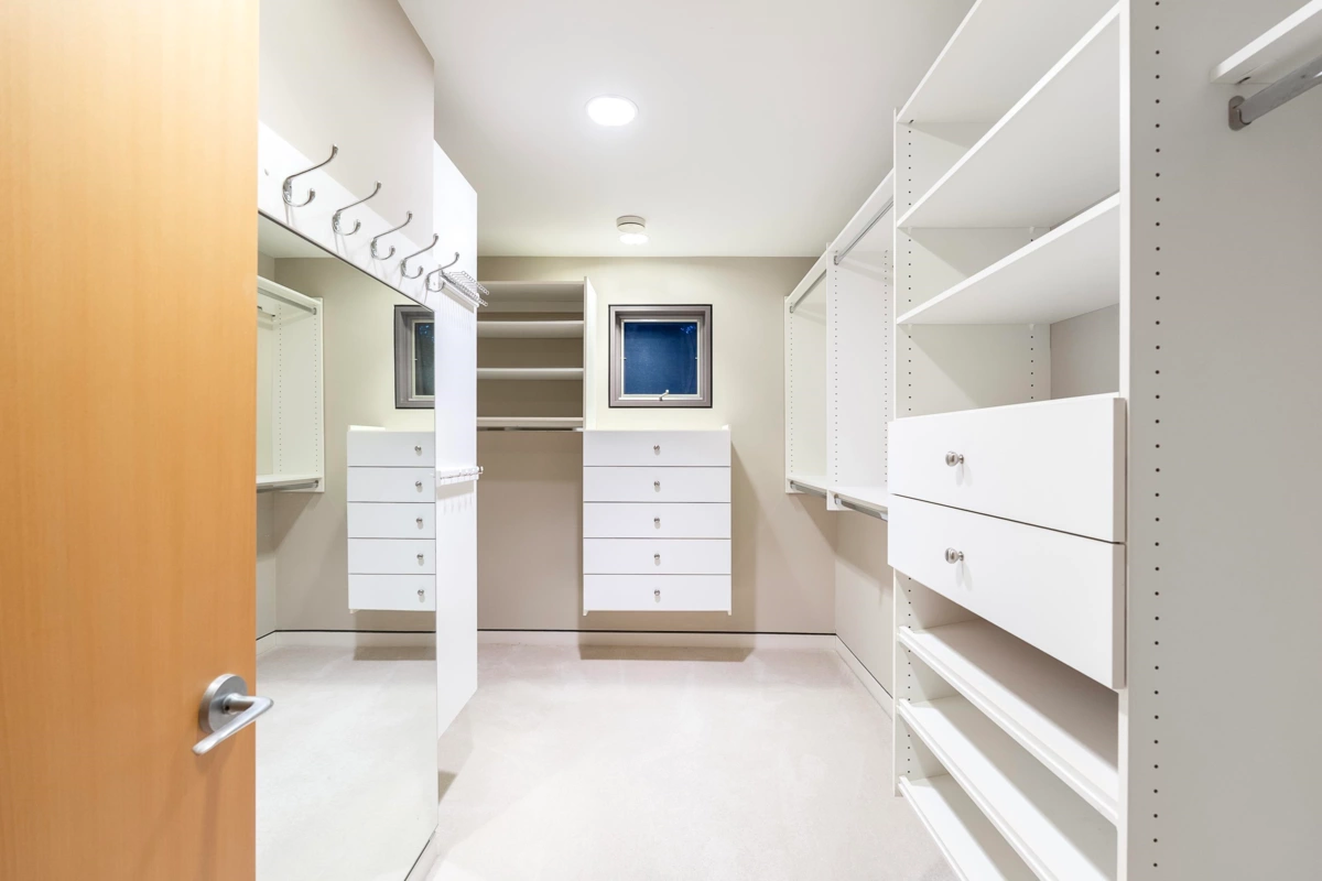 Laundry Room Photo of 687 Beachview Drive, North Vancouver, BC