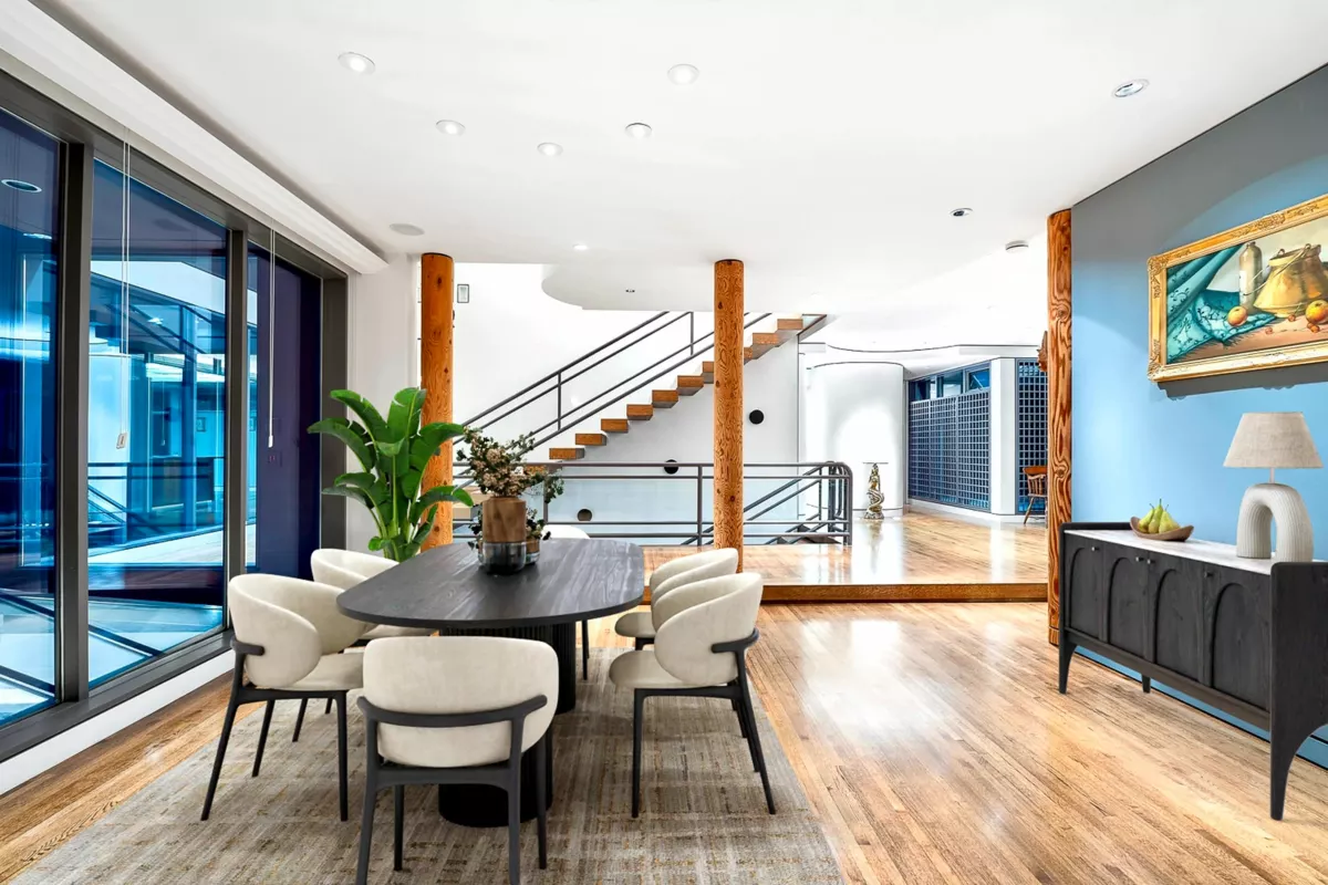 Primary Bathroom Photo of 687 Beachview Drive, North Vancouver, BC