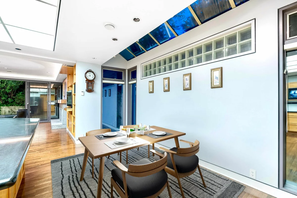 Walk-In Closet Photo of 687 Beachview Drive, North Vancouver, BC