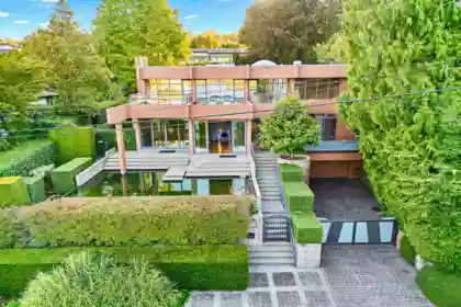 687 Beachview Drive, North Vancouver, BC, Forest Hills NV — 5 bed single family residence for sale