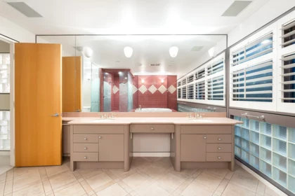 Mudroom Photo of 687 Beachview Drive, North Vancouver, BC
