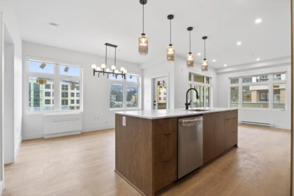 305 46185 Thomas Road, Chilliwack, BC, Sardis East Vedder — 2 bed apartment/condo for sale