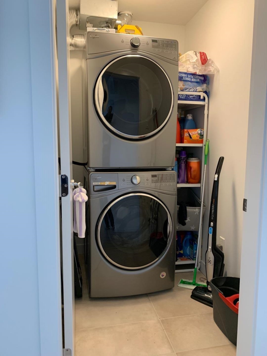 Primary Bathroom Photo of PH9 3581 Ross Drive, Vancouver, BC