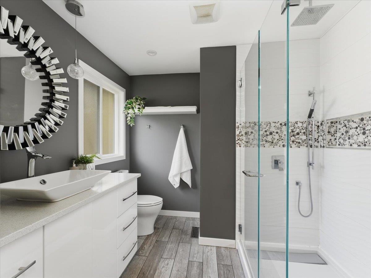 Entry Foyer Photo of 385 Hickey Drive, Coquitlam, BC