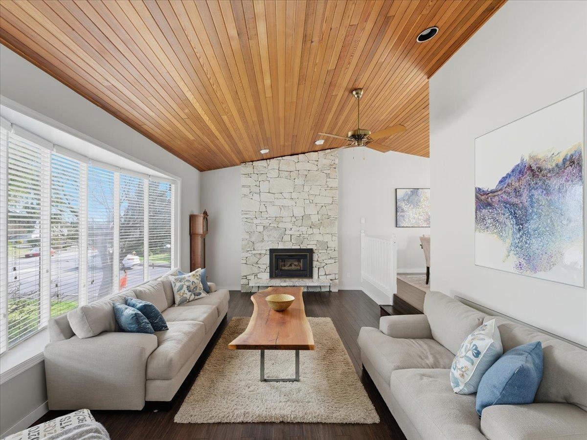 Kitchen Island Photo of 385 Hickey Drive, Coquitlam, BC