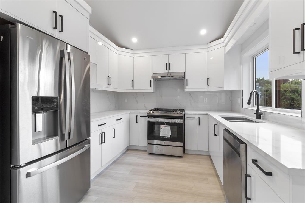 Family Room Photo of 2540 Wilding Court, Langley, BC