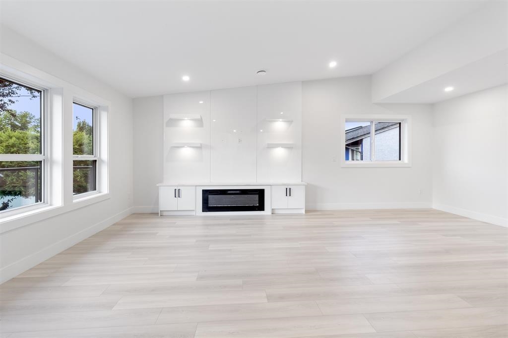 Garage Interior Photo of 2540 Wilding Court, Langley, BC