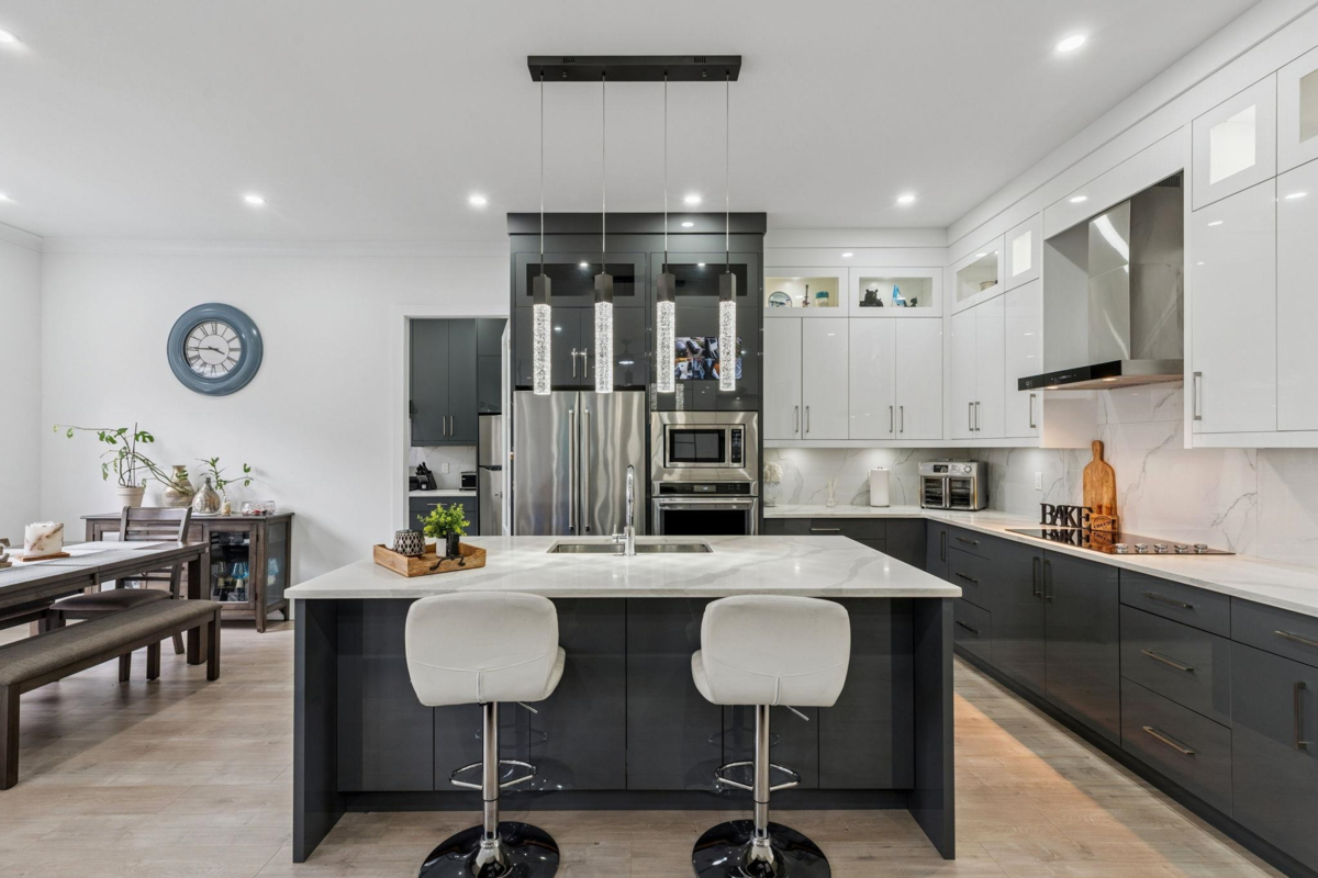 Kitchen Island Photo of 8369 209b Street, Langley, BC