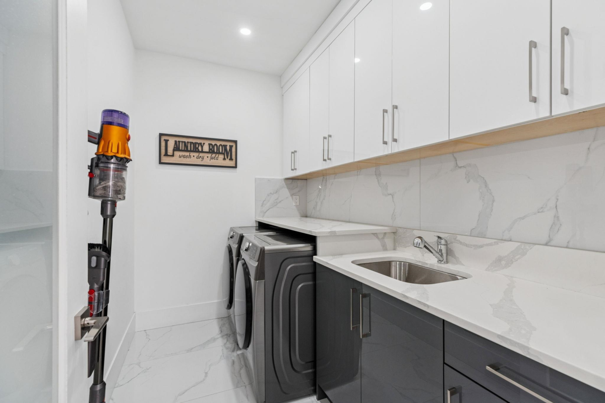 Laundry Room Photo of 8369 209b Street, Langley, BC