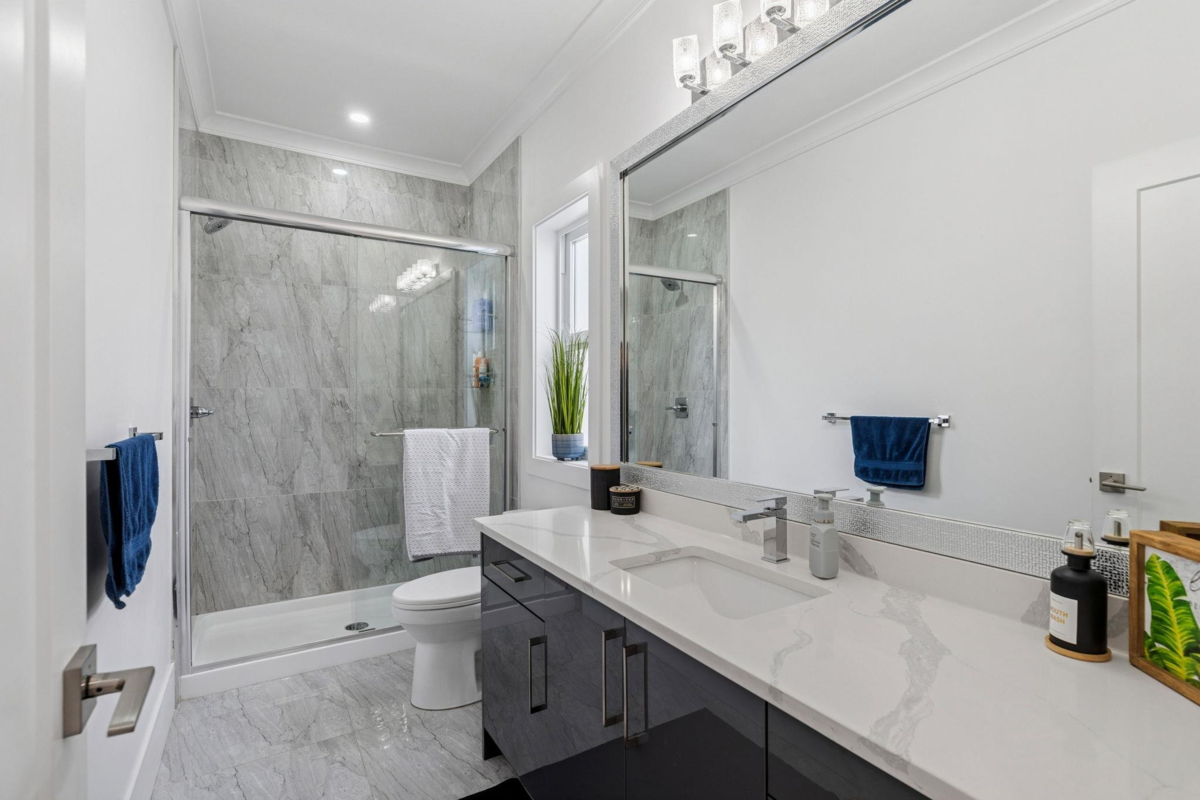 Powder Room Photo of 8369 209b Street, Langley, BC
