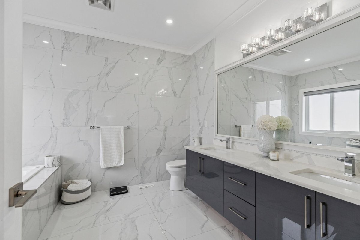 Walk-In Closet Photo of 8369 209b Street, Langley, BC