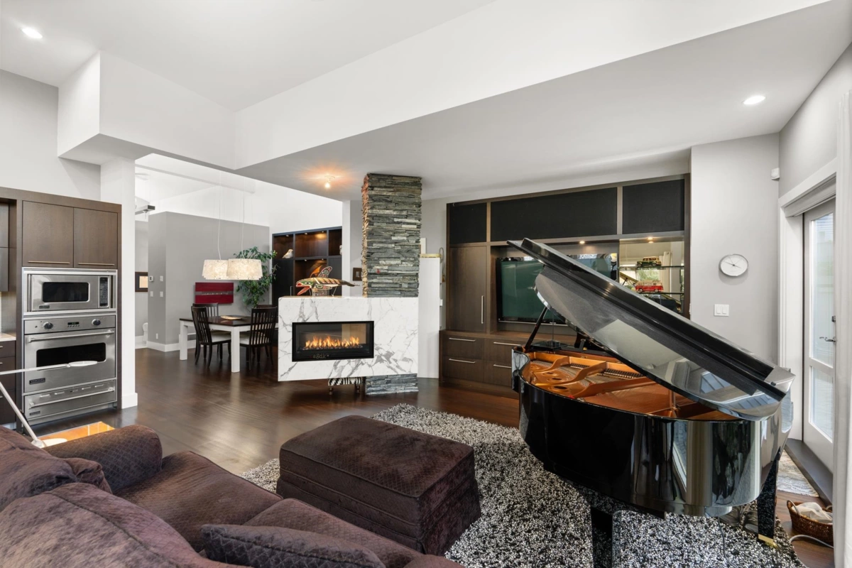 Basement Recreation Room Photo of 15461 18th Avenue, Surrey, BC