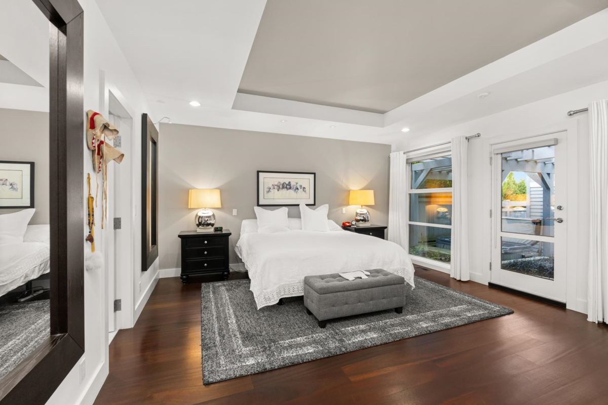 Breakfast Nook Photo of 15461 18th Avenue, Surrey, BC