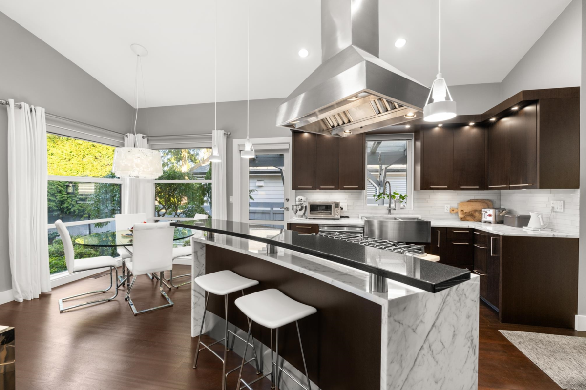Entry Foyer Photo of 15461 18th Avenue, Surrey, BC