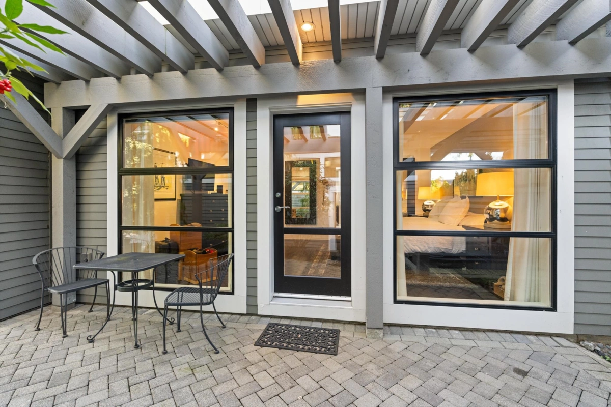 Garden / Landscaping Photo of 15461 18th Avenue, Surrey, BC