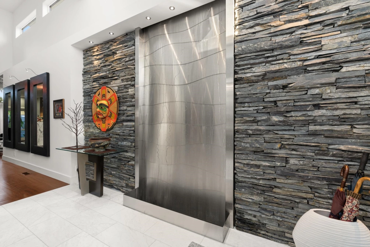 Living Room Photo of 15461 18th Avenue, Surrey, BC