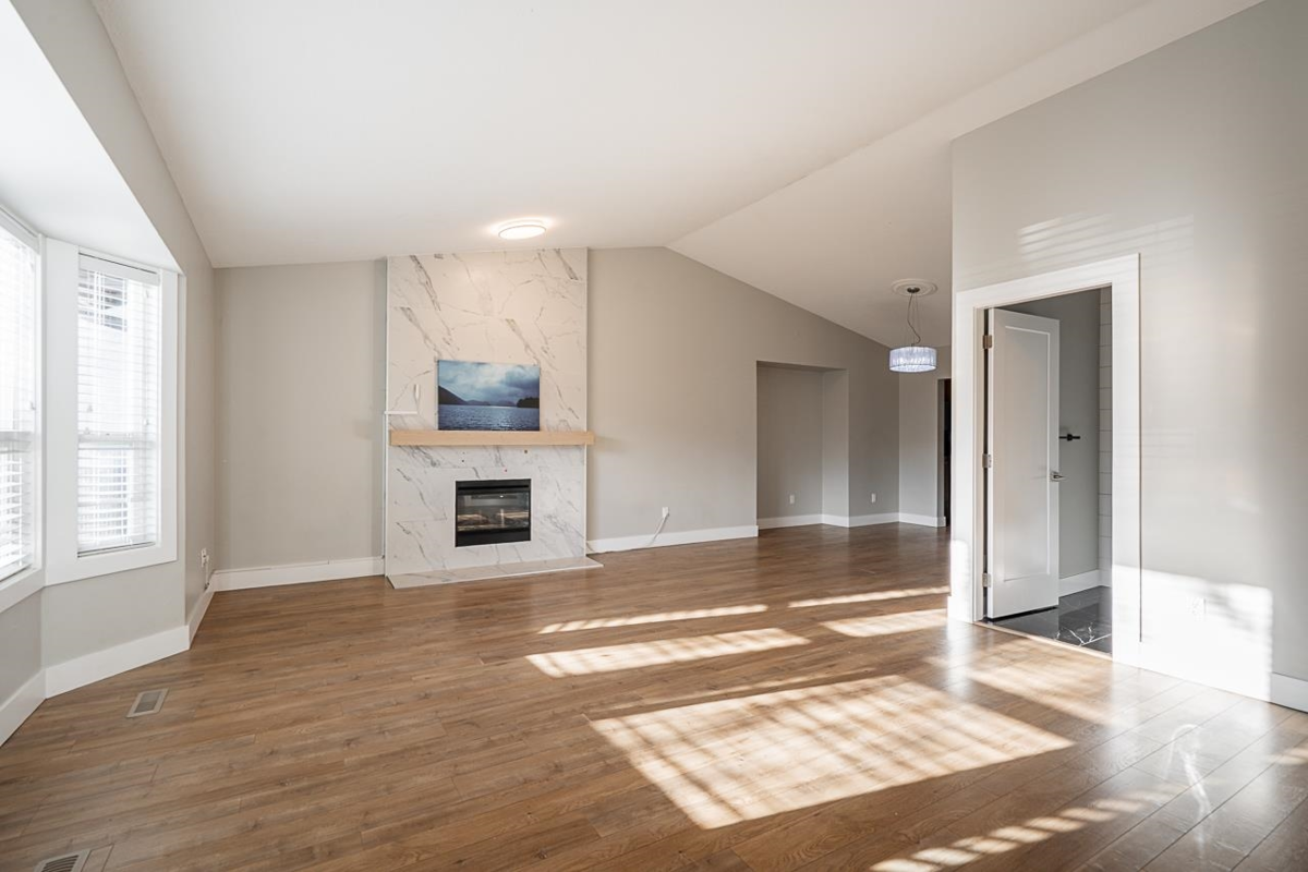 Kitchen Island Photo of 13261 66b Avenue, Surrey, BC