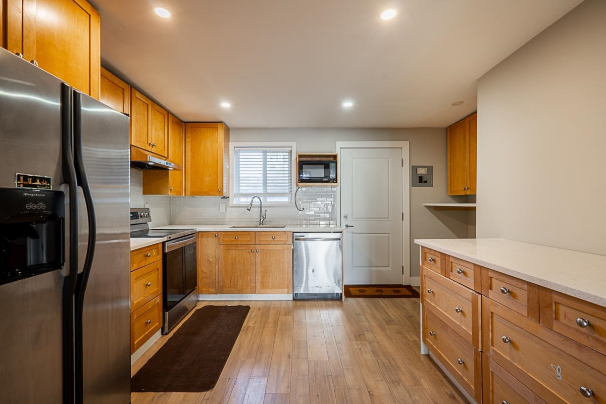 Primary Bathroom Photo of 13261 66b Avenue, Surrey, BC