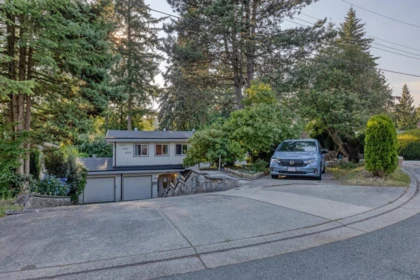 Hot Tub / Spa Photo of 990 Kinsac Street, Coquitlam, BC