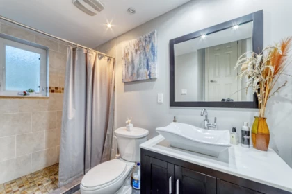 Primary Bathroom Photo of 990 Kinsac Street, Coquitlam, BC